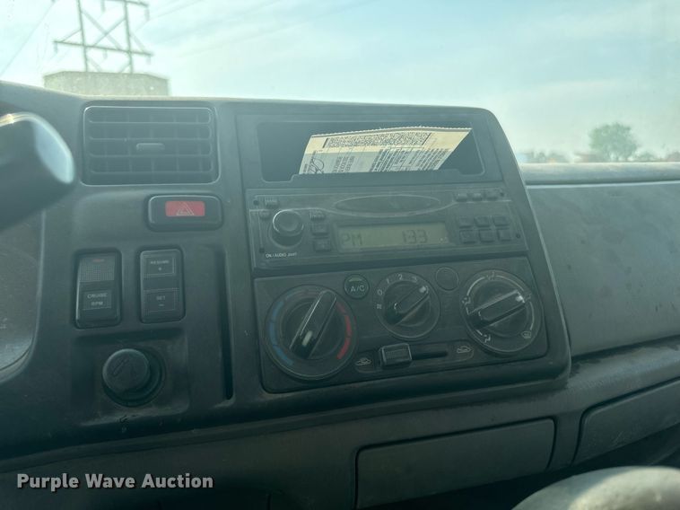 image for item DP8459 2006 Ford LCF flatbed truck