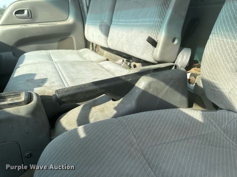 image for item DP8459 2006 Ford LCF flatbed truck