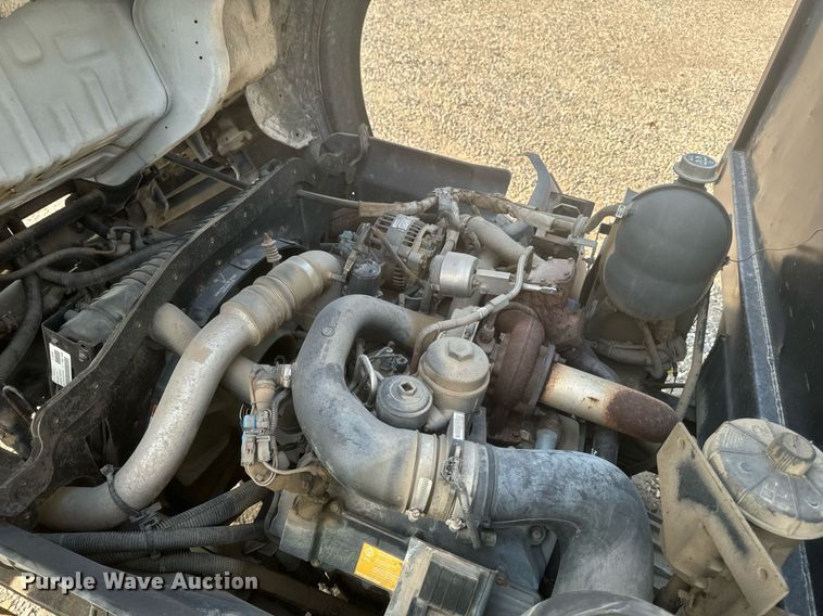 image for item DP8459 2006 Ford LCF flatbed truck