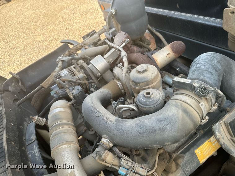 image for item DP8459 2006 Ford LCF flatbed truck