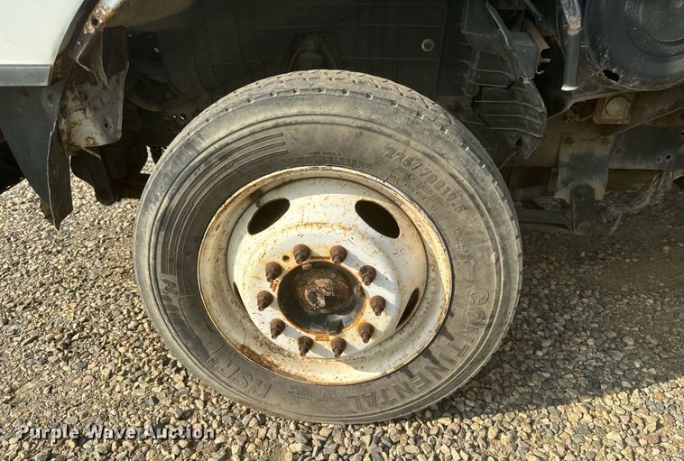 image for item DP8459 2006 Ford LCF flatbed truck