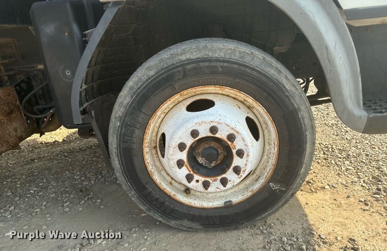 image for item DP8459 2006 Ford LCF flatbed truck