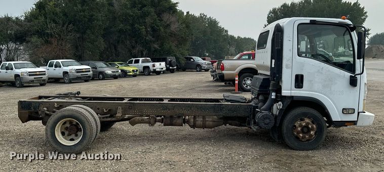 image for item DP8460 2008 Isuzu NPR truck cab and chassis