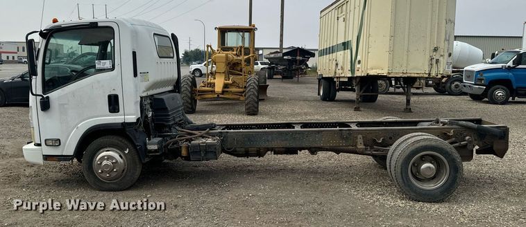 image for item DP8460 2008 Isuzu NPR truck cab and chassis