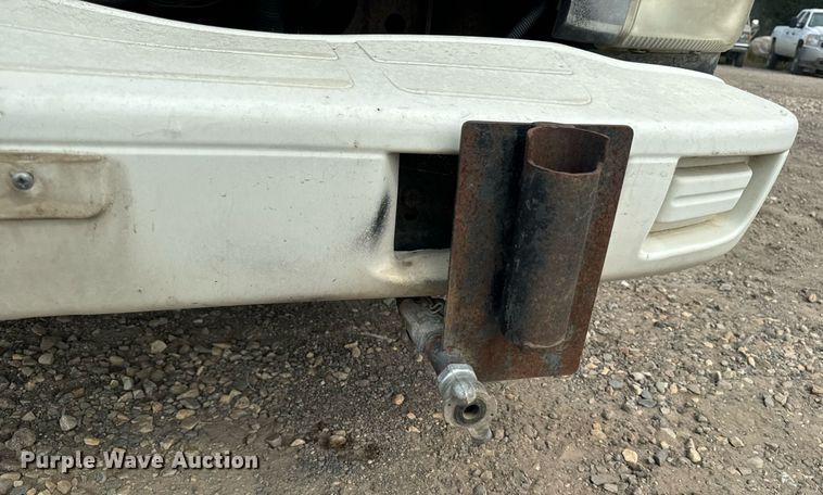 image for item DP8460 2008 Isuzu NPR truck cab and chassis