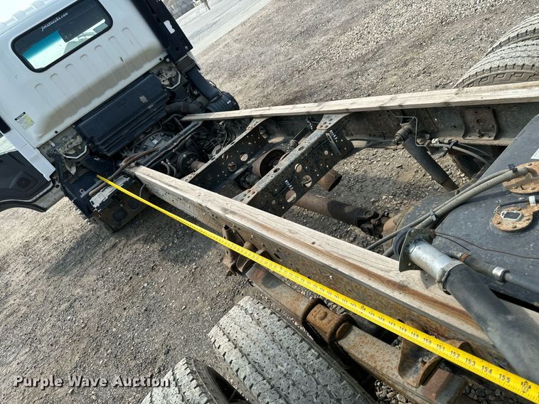 image for item DP8460 2008 Isuzu NPR truck cab and chassis