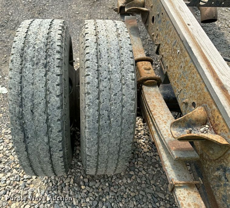 image for item DP8460 2008 Isuzu NPR truck cab and chassis