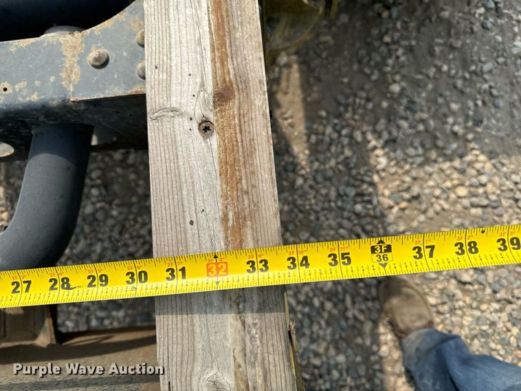 image for item DP8460 2008 Isuzu NPR truck cab and chassis