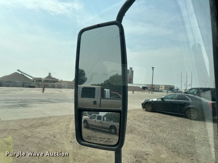 image for item DP8460 2008 Isuzu NPR truck cab and chassis