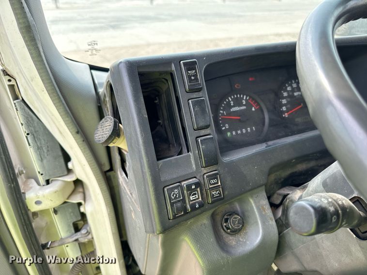 image for item DP8460 2008 Isuzu NPR truck cab and chassis