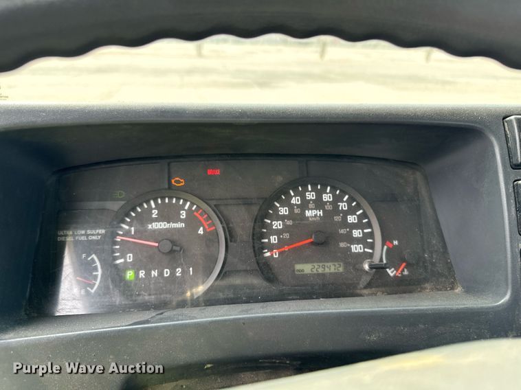 image for item DP8460 2008 Isuzu NPR truck cab and chassis