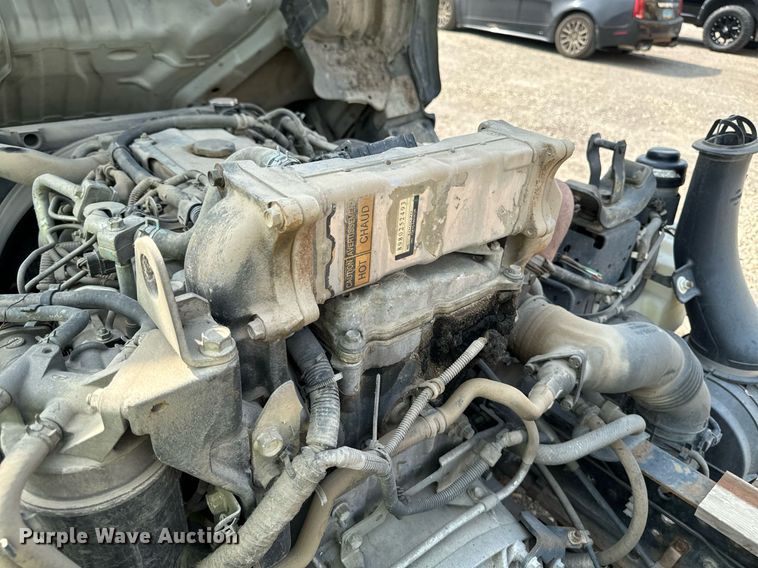 image for item DP8460 2008 Isuzu NPR truck cab and chassis