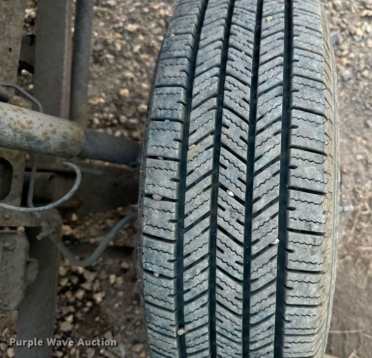 image for item DP8460 2008 Isuzu NPR truck cab and chassis