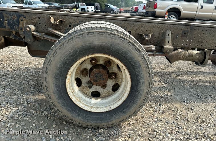 image for item DP8460 2008 Isuzu NPR truck cab and chassis