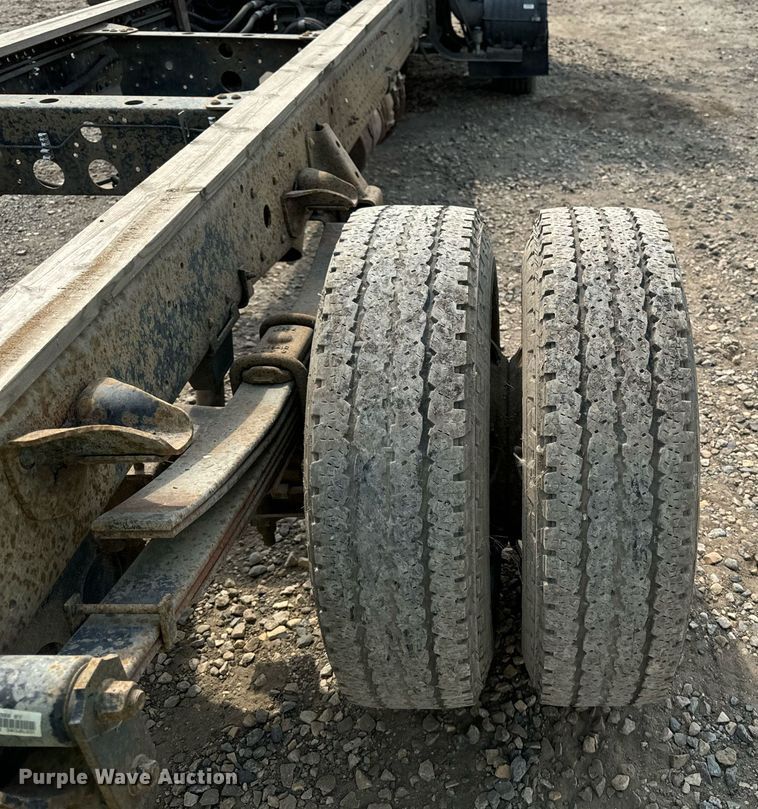 image for item DP8460 2008 Isuzu NPR truck cab and chassis