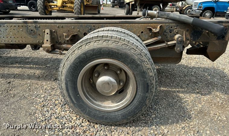 image for item DP8460 2008 Isuzu NPR truck cab and chassis