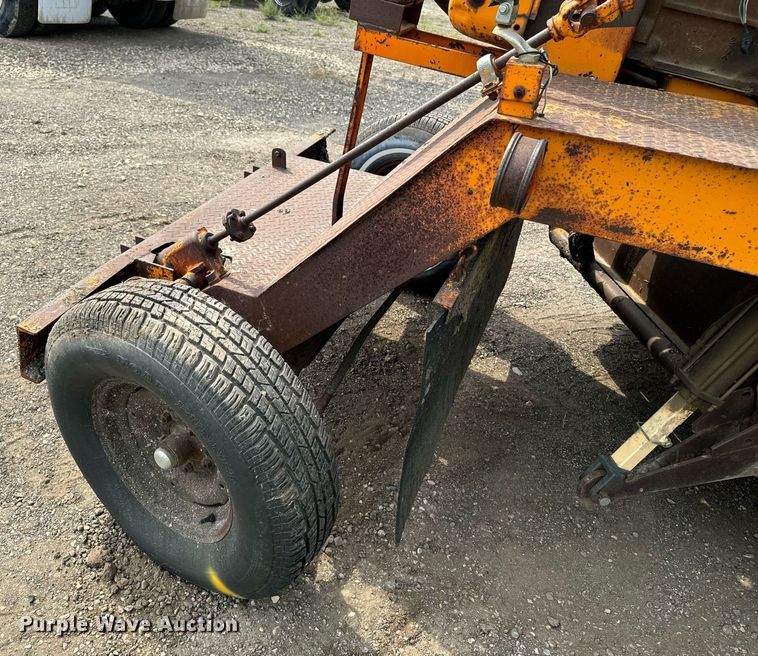 image for item DP8463 1979 Broce HS broom