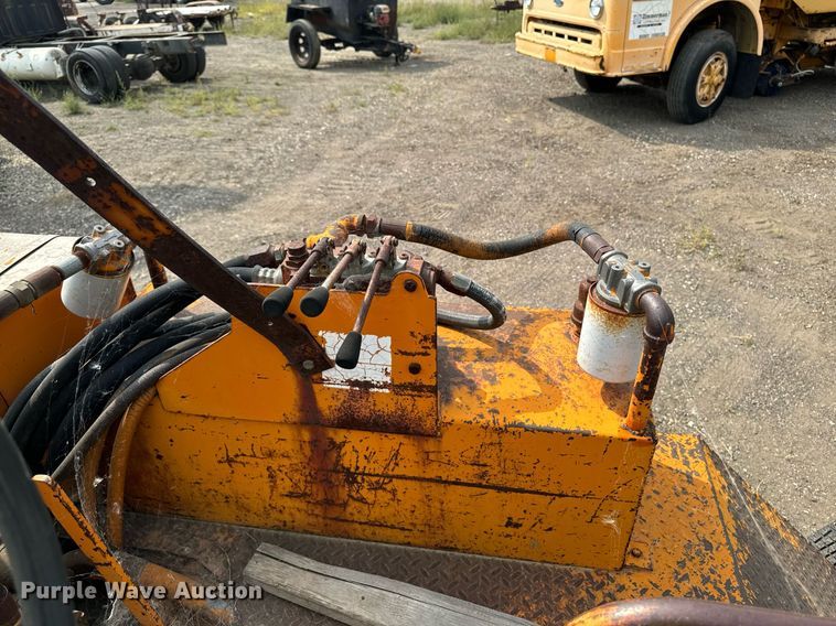 image for item DP8463 1979 Broce HS broom