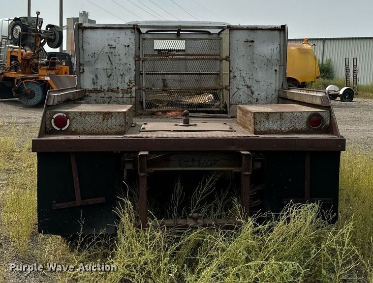 image for item DP8464 1975 GMC 5000 flatbed truck