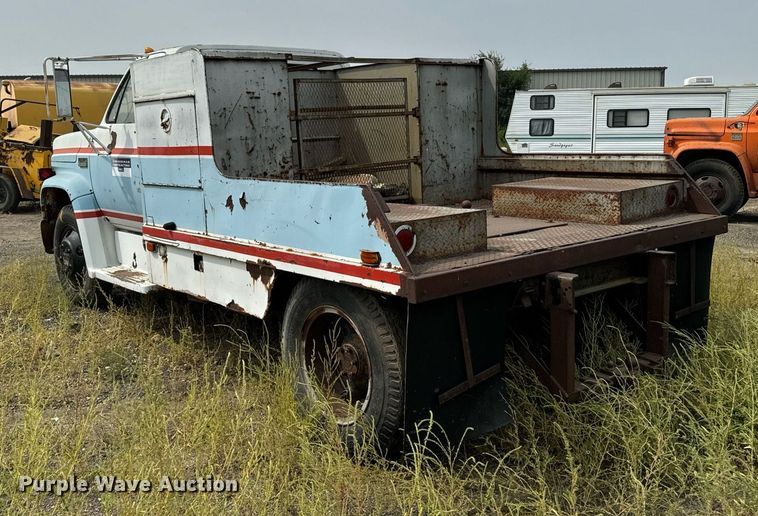image for item DP8464 1975 GMC 5000 flatbed truck