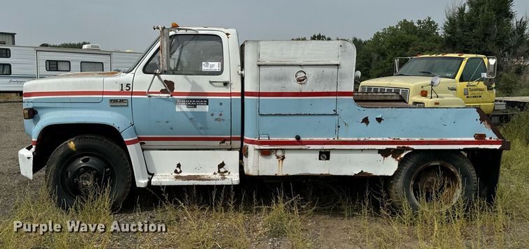 image for item DP8464 1975 GMC 5000 flatbed truck