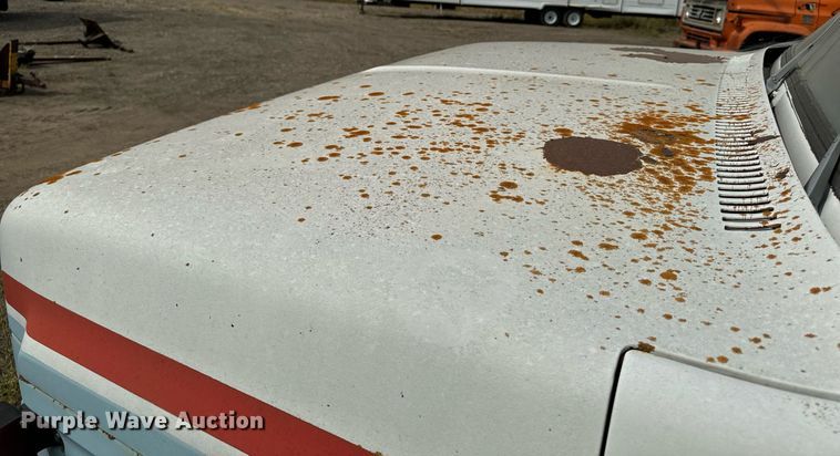 image for item DP8464 1975 GMC 5000 flatbed truck