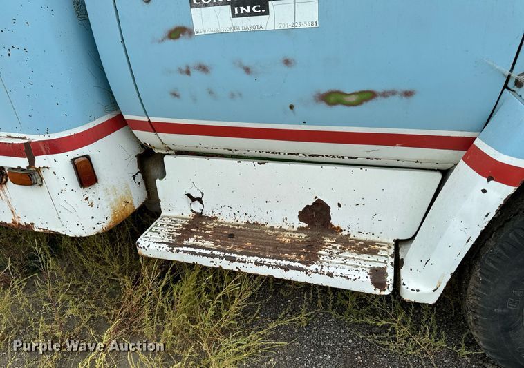 image for item DP8464 1975 GMC 5000 flatbed truck