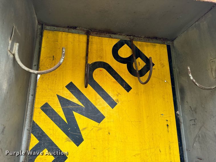 image for item DP8464 1975 GMC 5000 flatbed truck