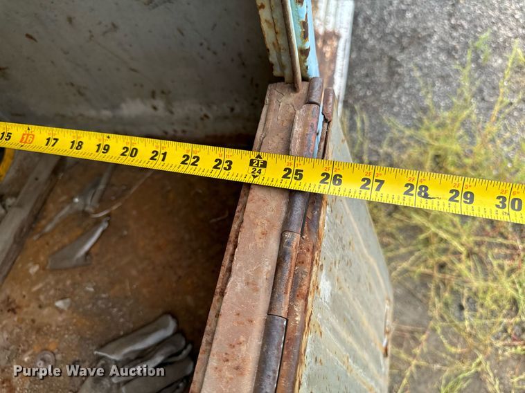 image for item DP8464 1975 GMC 5000 flatbed truck