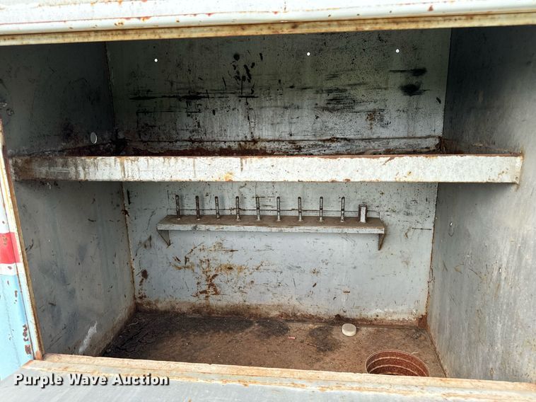 image for item DP8464 1975 GMC 5000 flatbed truck