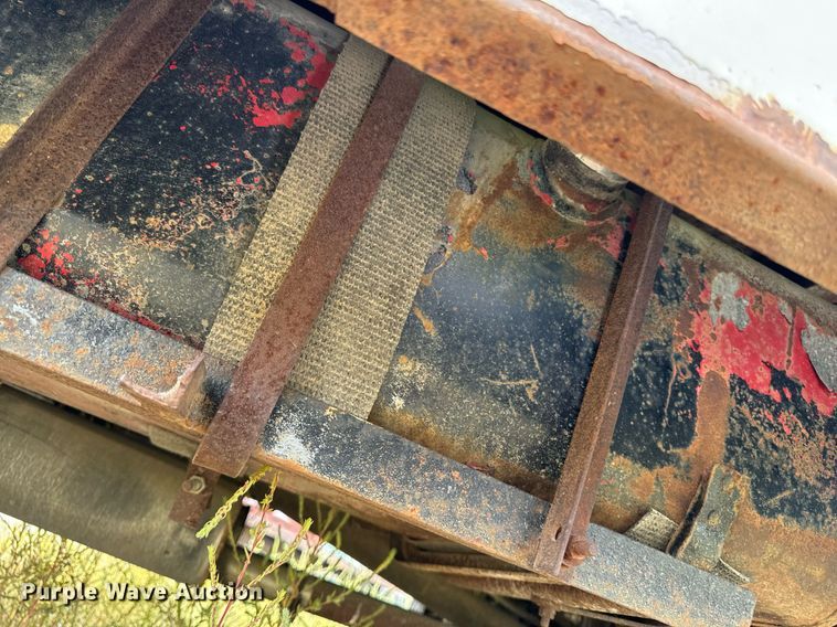 image for item DP8464 1975 GMC 5000 flatbed truck