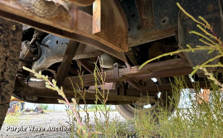 image for item DP8464 1975 GMC 5000 flatbed truck