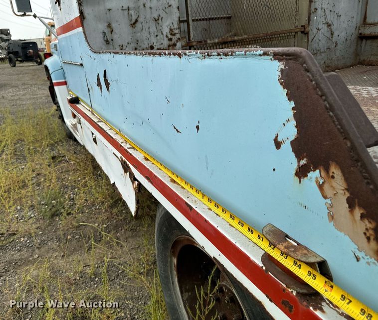 image for item DP8464 1975 GMC 5000 flatbed truck