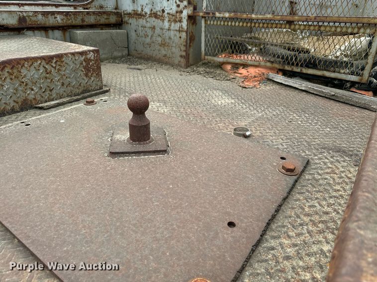 image for item DP8464 1975 GMC 5000 flatbed truck