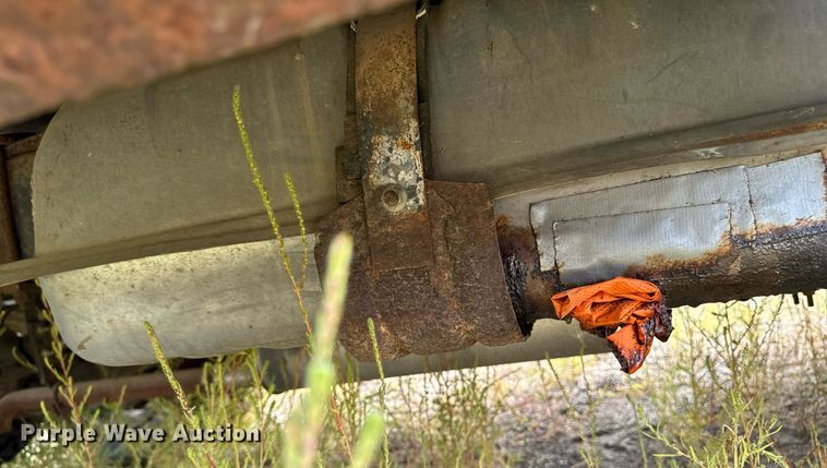 image for item DP8464 1975 GMC 5000 flatbed truck