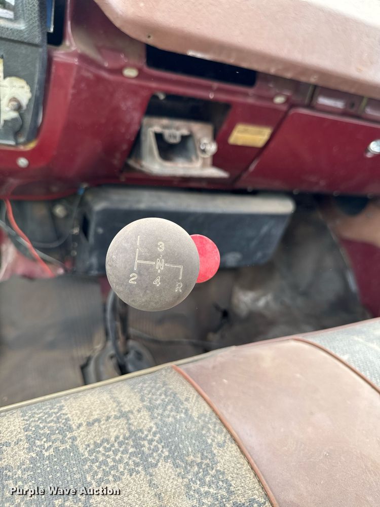 image for item DP8464 1975 GMC 5000 flatbed truck