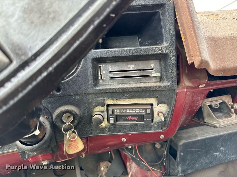 image for item DP8464 1975 GMC 5000 flatbed truck