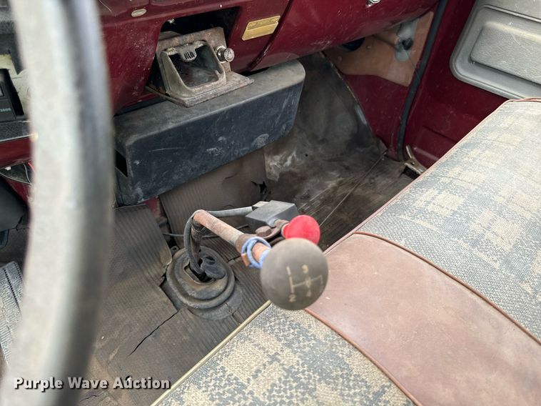 image for item DP8464 1975 GMC 5000 flatbed truck