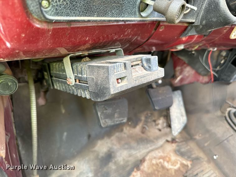 image for item DP8464 1975 GMC 5000 flatbed truck