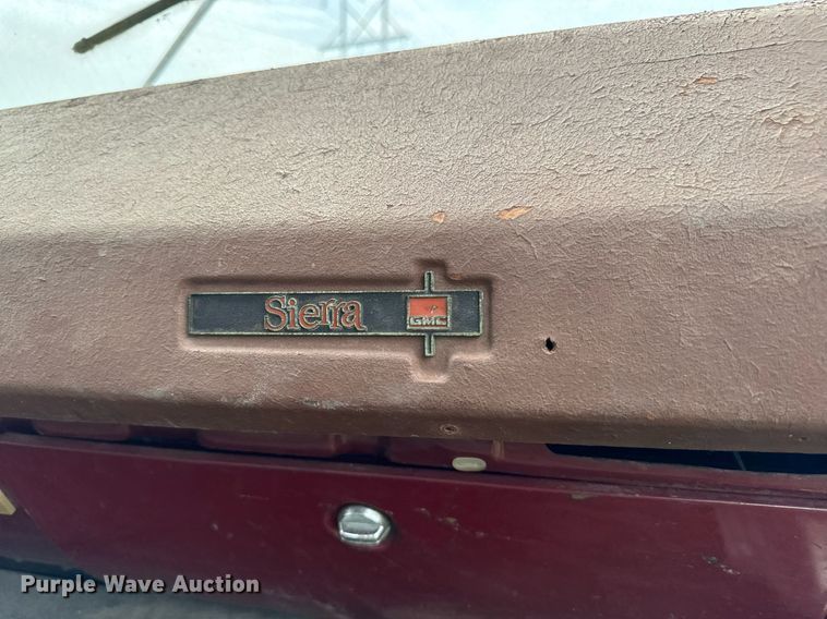 image for item DP8464 1975 GMC 5000 flatbed truck