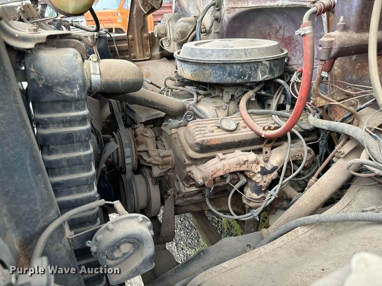 image for item DP8464 1975 GMC 5000 flatbed truck