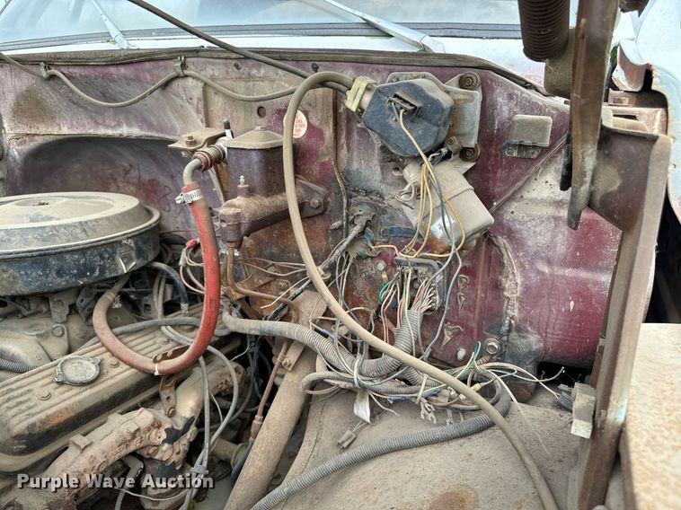 image for item DP8464 1975 GMC 5000 flatbed truck