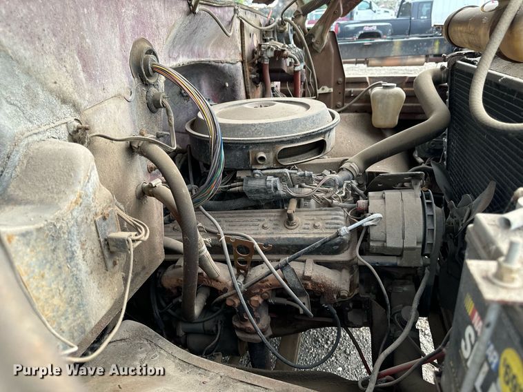 image for item DP8464 1975 GMC 5000 flatbed truck