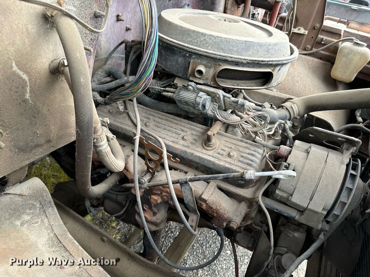 image for item DP8464 1975 GMC 5000 flatbed truck