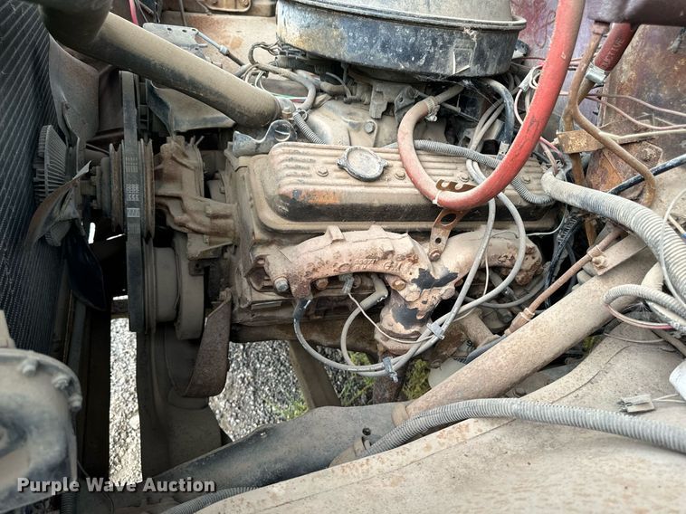 image for item DP8464 1975 GMC 5000 flatbed truck