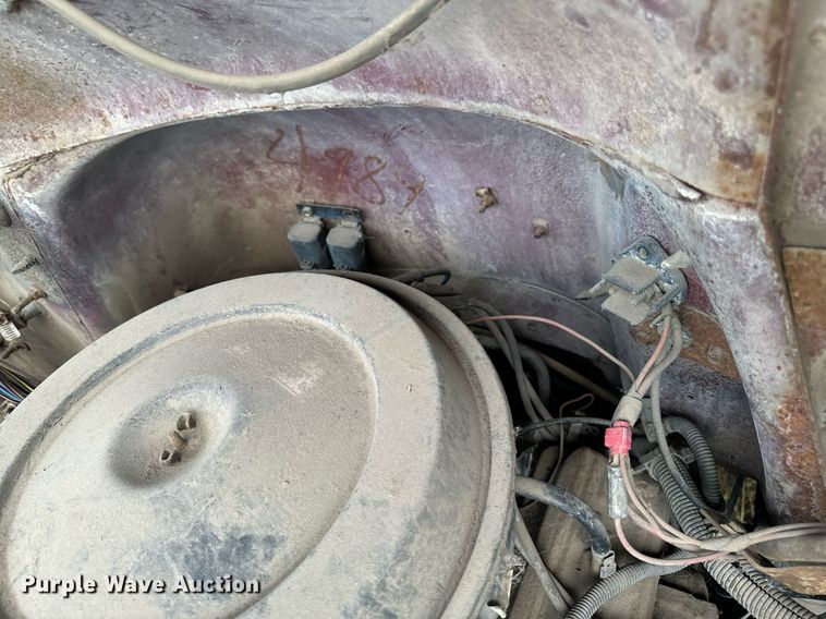 image for item DP8464 1975 GMC 5000 flatbed truck