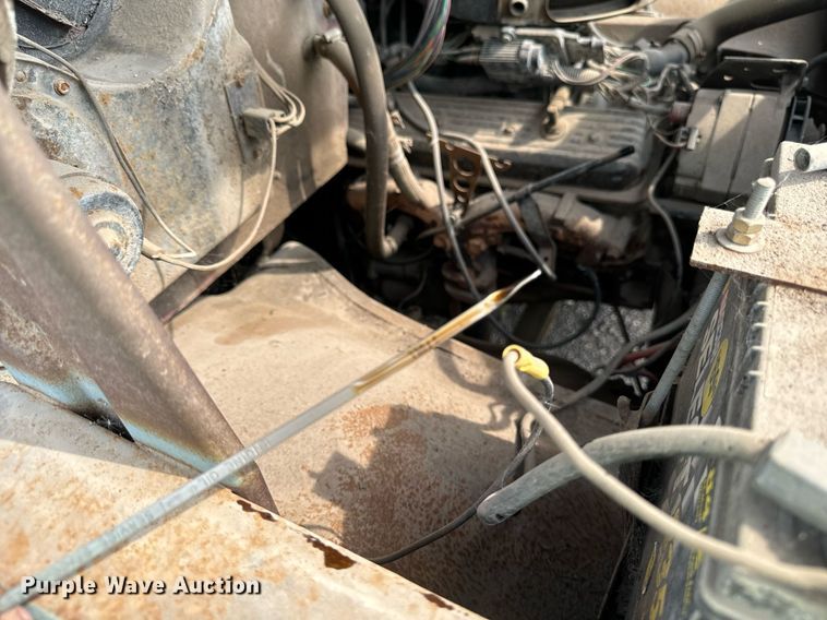 image for item DP8464 1975 GMC 5000 flatbed truck