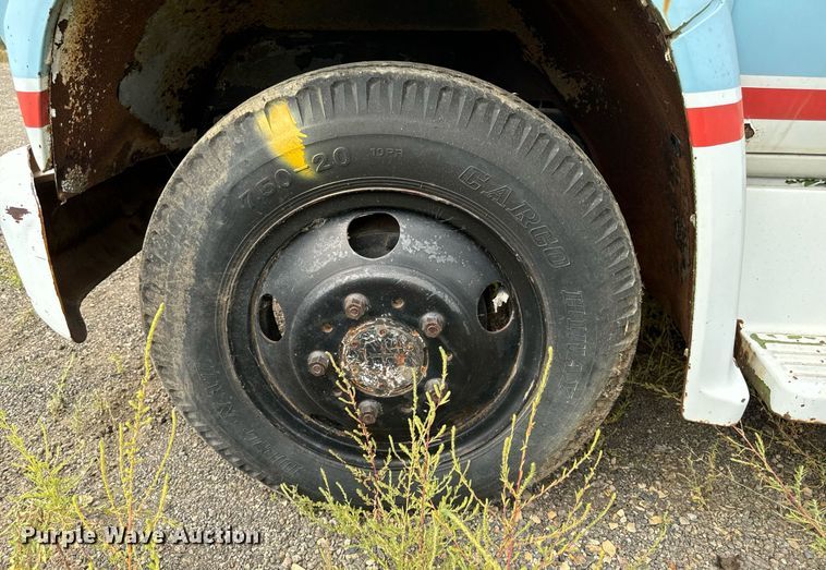 image for item DP8464 1975 GMC 5000 flatbed truck