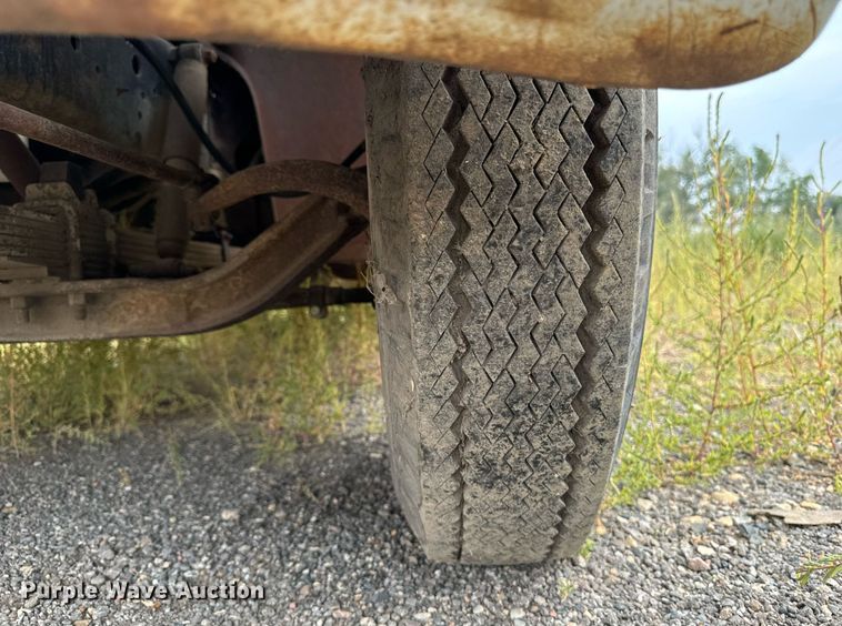 image for item DP8464 1975 GMC 5000 flatbed truck