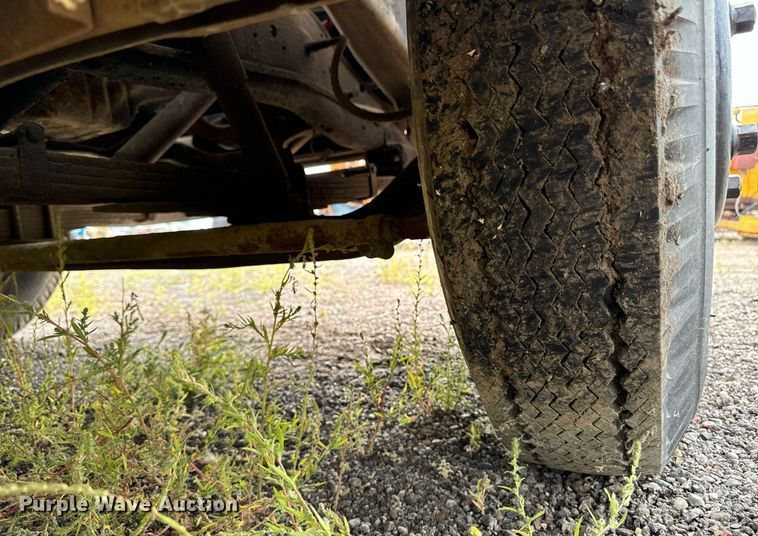 image for item DP8464 1975 GMC 5000 flatbed truck